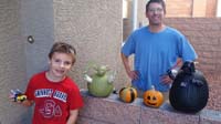 02-Kenny_and_Daddy_with_finished_pumpkins-love_the_Star_Wars_theme