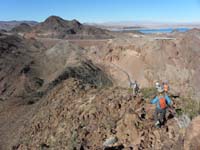 49-group_coming_down_from_Hoover_Peak-James_and_Bella_to_left_of_center_down_ridge