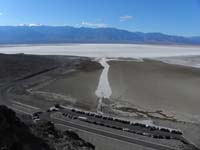 16-view_of_Badwater_from_sea_level_sign