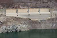 25-Nevada_spillway-look_how_water_has_dropped_140_feet_since_2000