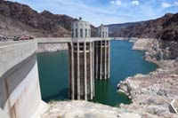 31-Arizona_intake_towers_and_Lake_Mead_upstream