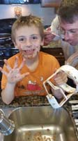 01-homemade_ice_cream_fun_mess