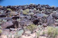 38-rocks_with_lots_of_petroglyphs-using_sunglasses_as_polarizing_filter