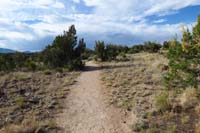 077-trail_along_plateau-no_one_else-nice_to_be_alone-hiked_2.25_miles,45_min,525_ft_elevation_gain