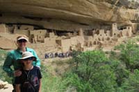 093-Mommy_and_Kenny_with_Cliff_Palace