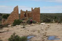 35-Mommy_and_Kenny_at_Hovenweep_Castle