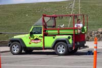 130-Green_Jeep_Tours-tourist_doesn't_look_happy-cold,windy-Estes_Park_at_7500_weather_diff_than_12k_at_Alpine_VC
