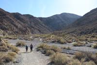 01-starting_the_hike_to_Darwin_Falls-travel_through_a_desert_wash-no_sign_of_water