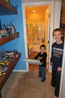 079-next_day-Cousin_Wade_visits_Kenny_at_his_house