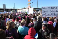 23-panoramic_of_crowd_just_before_march_starts