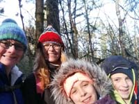 16-selfie_in_the_woods-Mommy,Zoe,Darby,Kenny