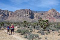 22-Kenny_and_Mommy_enjoying_the_scenic_views_on_the_trail