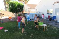 085-water_balloon_fight