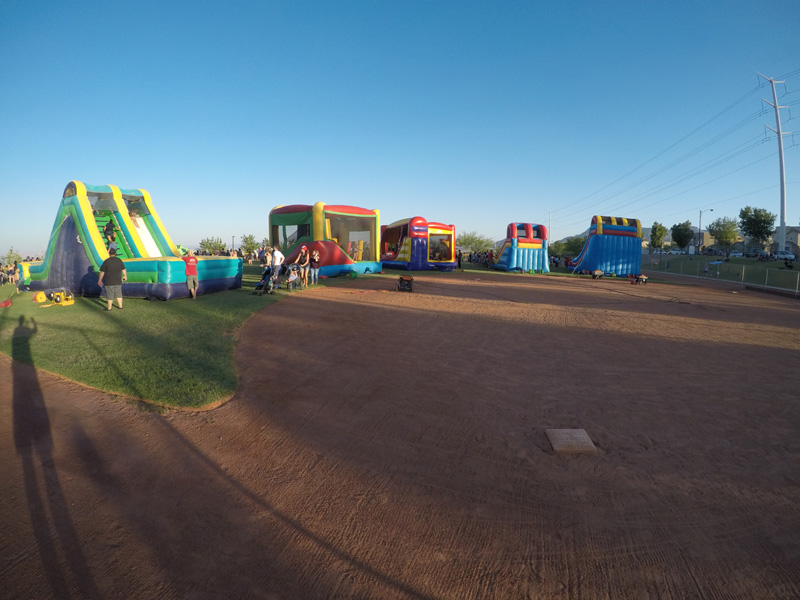 14-Knickerbocker_Park_bouncy_house_fun