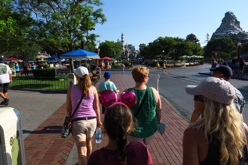 08-group_heading_to_fun-Adventureland_first