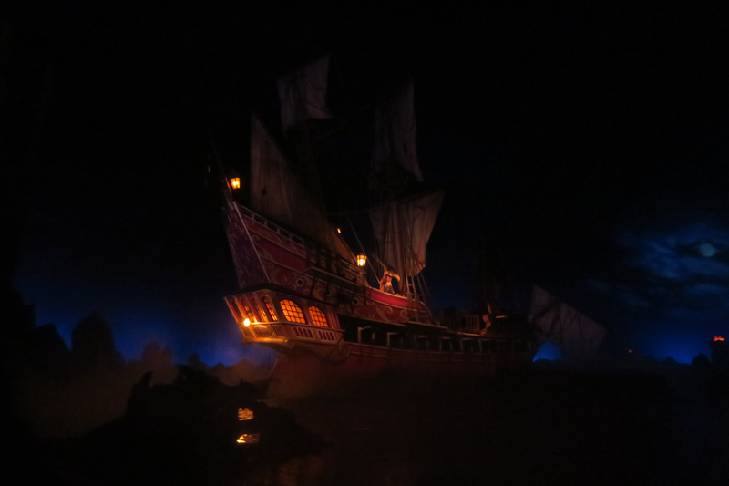 10-Pirates_of_the_Caribbean_pirate_ship