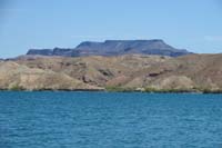24-desert_scenery-Malpais_Flattop_Mesa_in_distance
