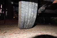 04-discovered_camper_tires_bouncing_because_balancing_issue-no_tread_in_parts_of_tires