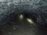 019-very_neat_long_lava_tube