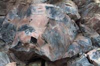 083-zoom_view_interesting_rocks-mahogany_obsidian