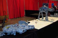 18-amazing_replicas_of_Millenium_Falcon_and_AT-AT_without_instruction_manuals