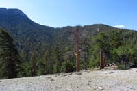 08-more_of_the_ridgeline_approach_to_peak_to_left