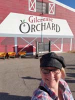 46-Mommy_selfie_with_Gilcrease_Orchard_barn