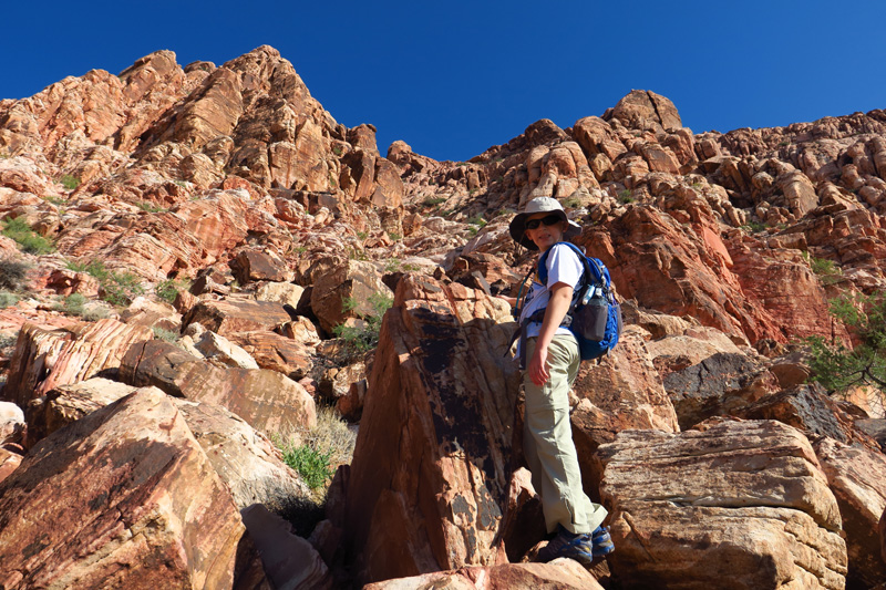 03-base_of_mountain_scrambling_up