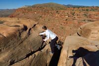 72-scrambling_over_the_crack_between_rocks