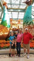 010-Kenny,Wade,Luke,Grammy,Grandpa_Duke_at_Bellagio_Conservatory