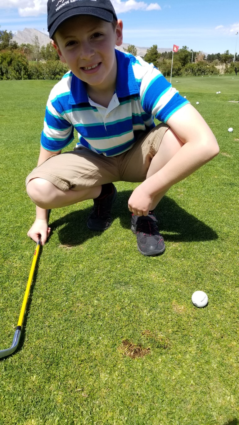 08-showing_off_his_divot