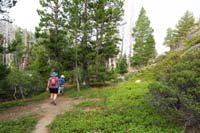01-starting_the_hike_from_the_western_end_of_the_campground