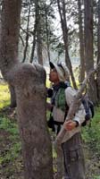 05-Daddy_kissing_the_tree's_ass