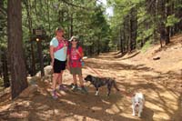 29-Mommy,Kenny,Rainier,Brinkley_went_that_way,Daddy_went_other_way_to_Hualapai_Peak