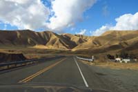 01-pretty_golden_rolling_hills_on_the_drive_to_Pnnancles_NP