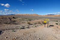 07-St.Thomas_trailhead-Mormon_Mesa_in_distance