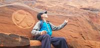 12-Kenny_performs_in_the_presence_of_the_Guardian_Angle