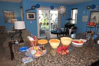 21-house_is_ready_for_the_birthday_party