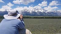 14-Daddy_taking_pictures_of_the_scenery