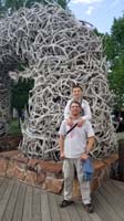 26-Daddy_and_Kenny_with_elk_arch