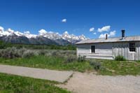 11-Menor's_Ferry_General_Store_and_Grand_Tetons