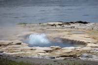 16-Flood_Geyser_is_bubbling