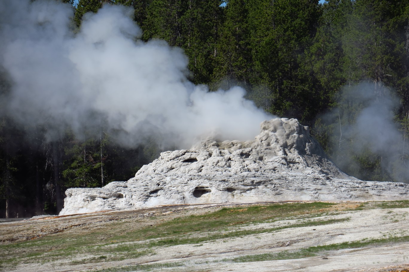 043-Castle_Geyser