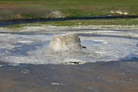 032-zoom_view_of_Beehive_Geyser