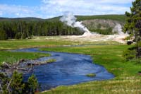 042-pretty_scenery_with_Castle_Geyser_in_distance
