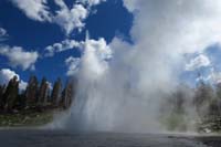 068-Grand_Geyser_blows