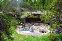 188-another_bubbling_hot_spring_along_the_walk_to_Biscuit_Basin
