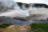 255-Cliff_Geyser_now_erupting