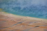 09-Grand_Prismatic_Spring-zoom_view_of_water_edge