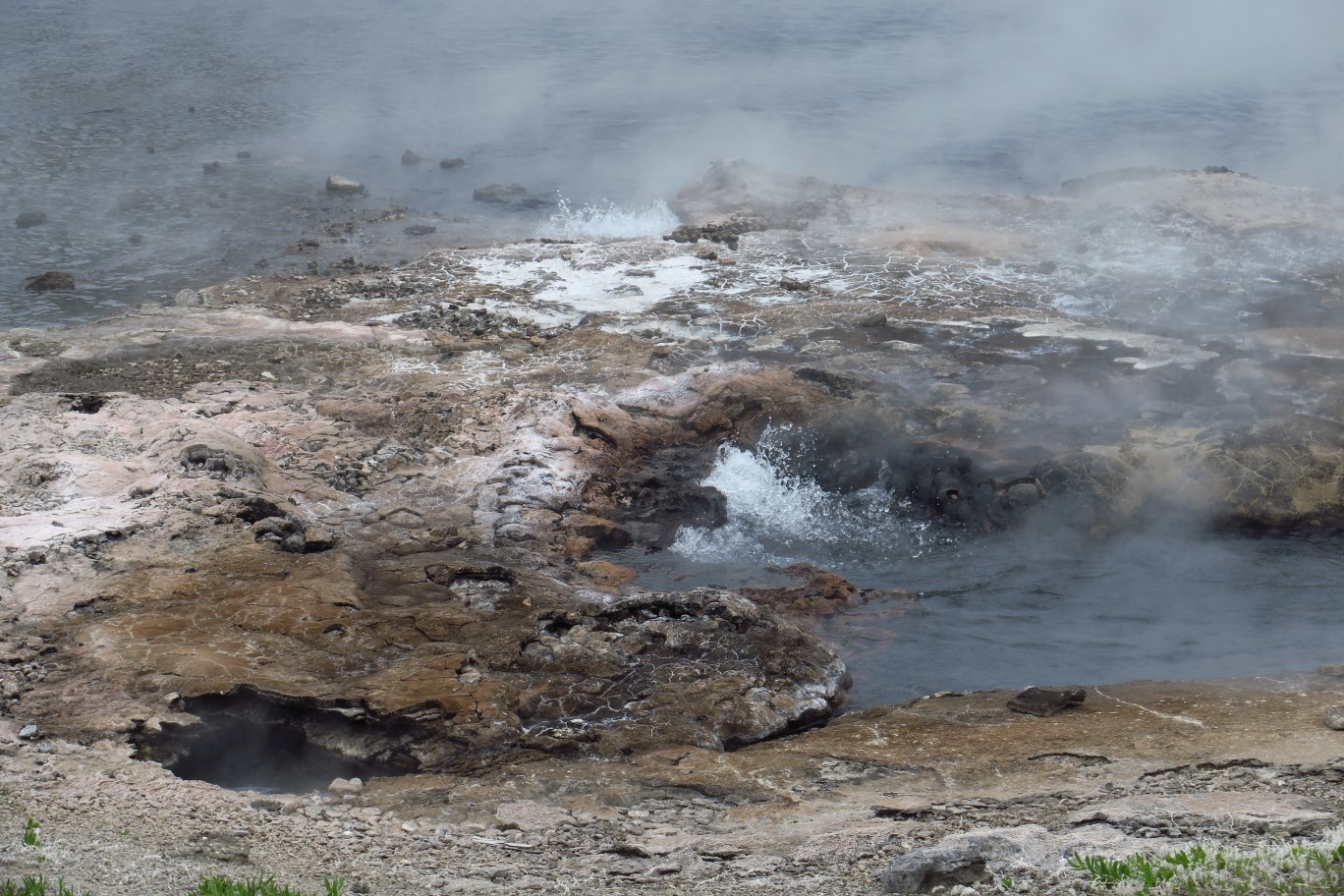 20-Artesia_Geyser